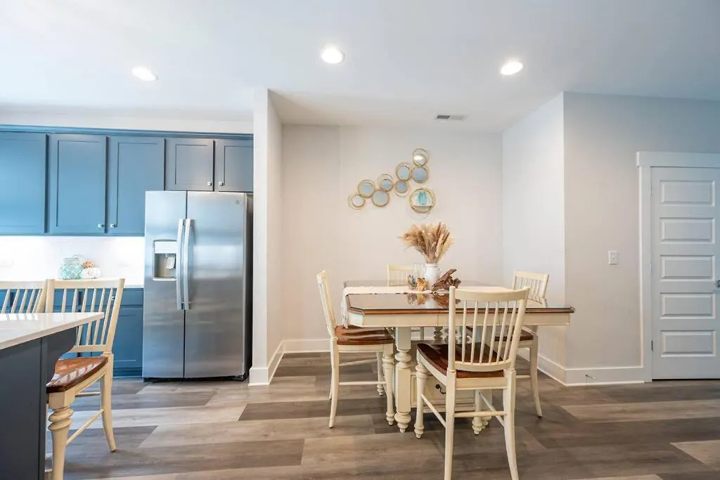 The Sente, New Home, Two Miles To Downtown Charlotte 0*,  United States